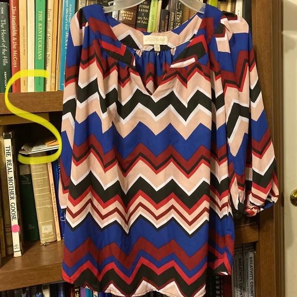 A shirt - Picture 1 of 1